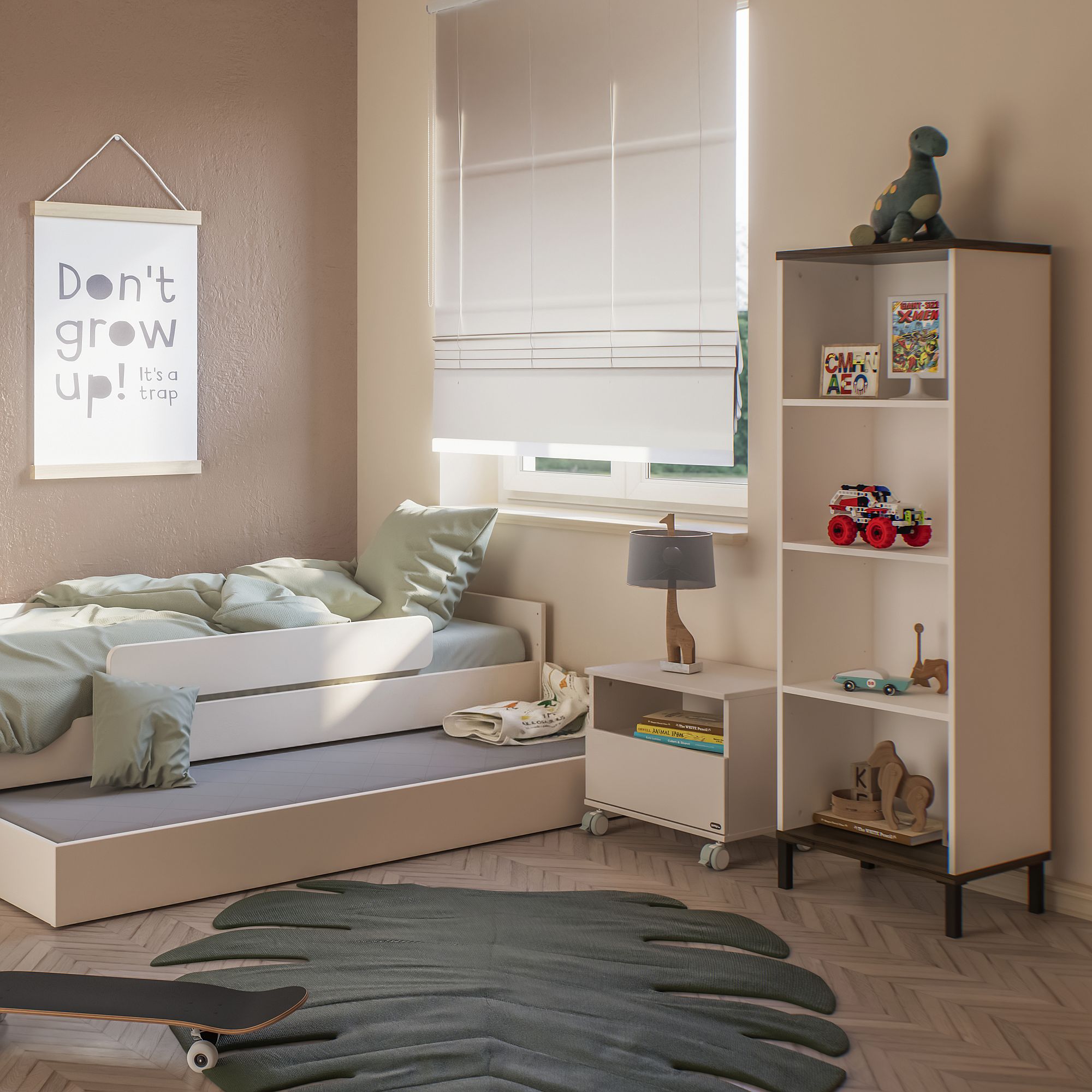 Kinderzimmer mit niedrigem Bett, Bücherregal, Spielzeug und "Don't grow up"-Wandkunst.