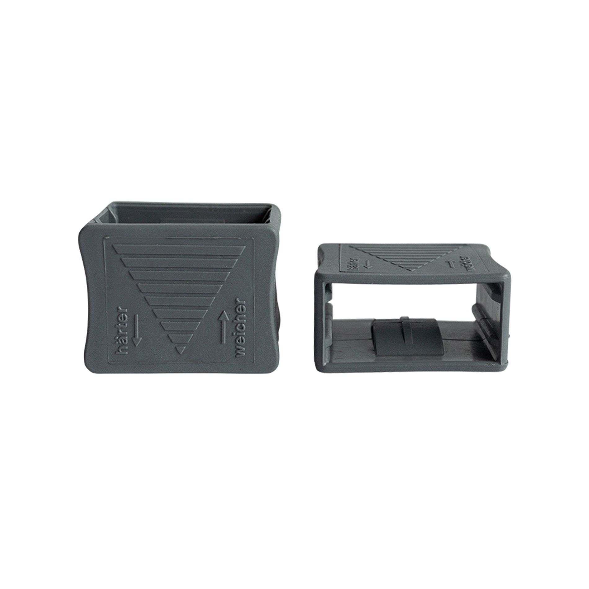 Zwei graue, quadratische Kunststoffclips mit strukturierten Dreiecksmustern, nebeneinander abgebildet.