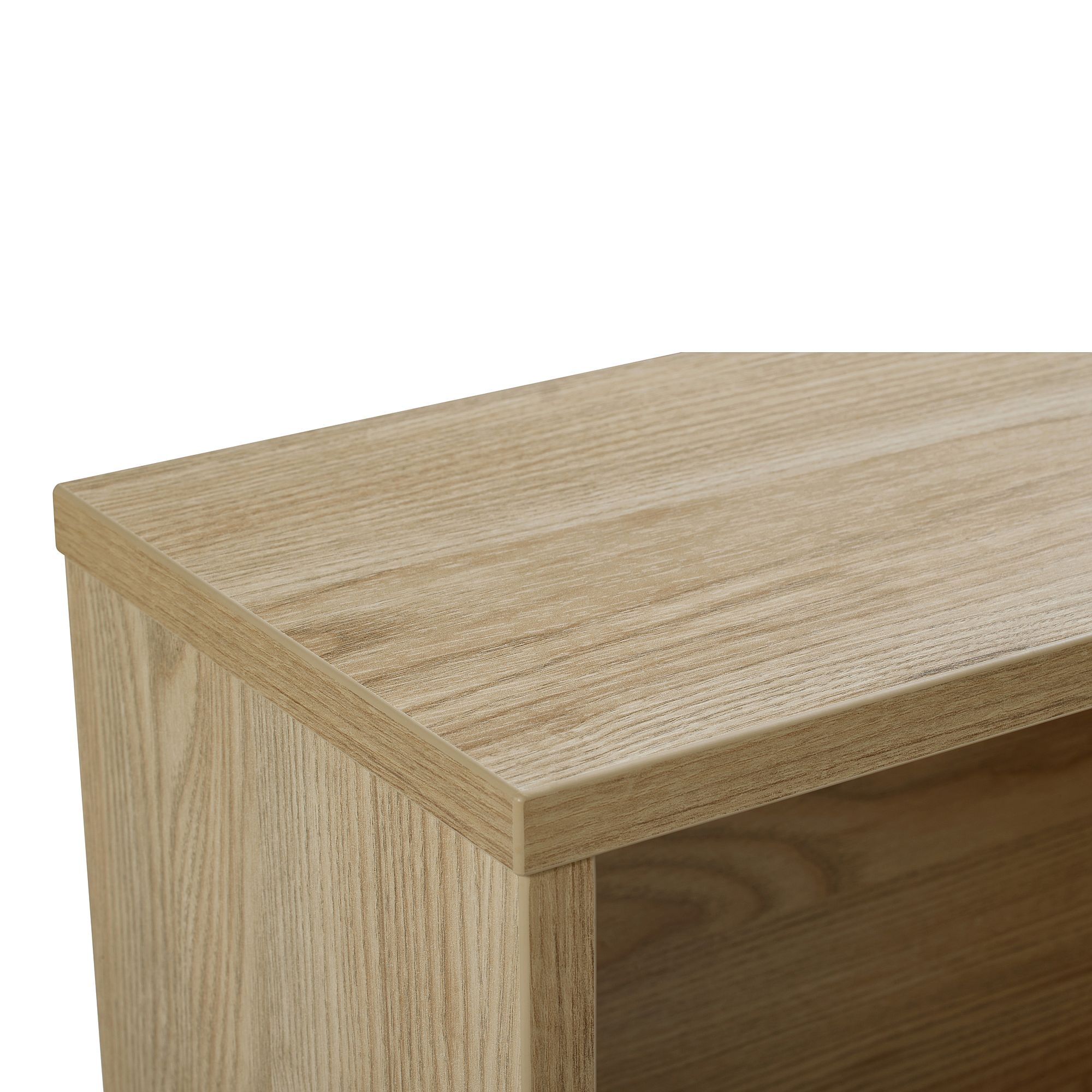 Nahaufnahme eines Tisches oder Regals aus hellem Holz mit sichtbarer Holzmaserung.