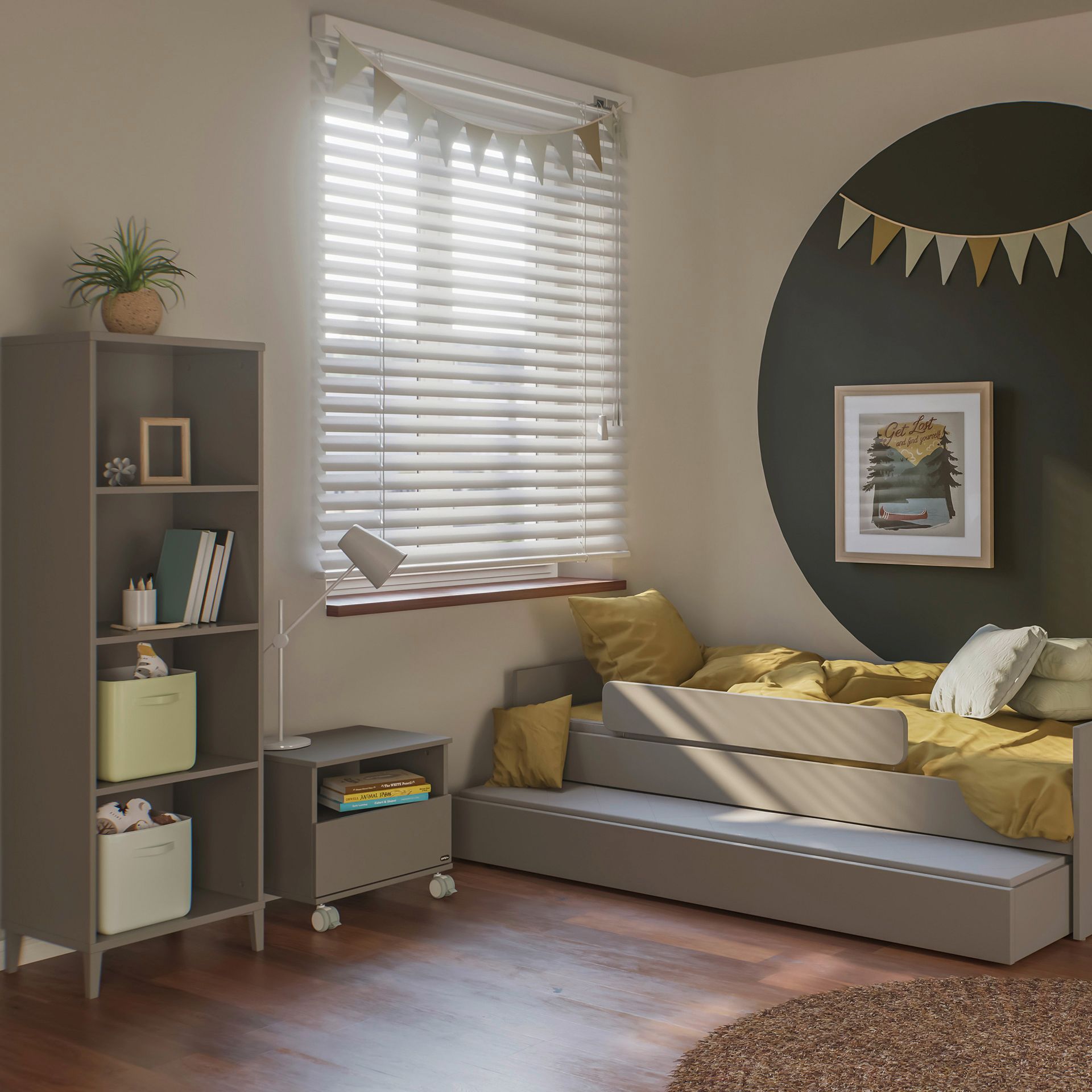 Gemütliches Kinderzimmer mit einem Bett, einem Bücherregal, einem Fenster und dekorativen Wimpeln.