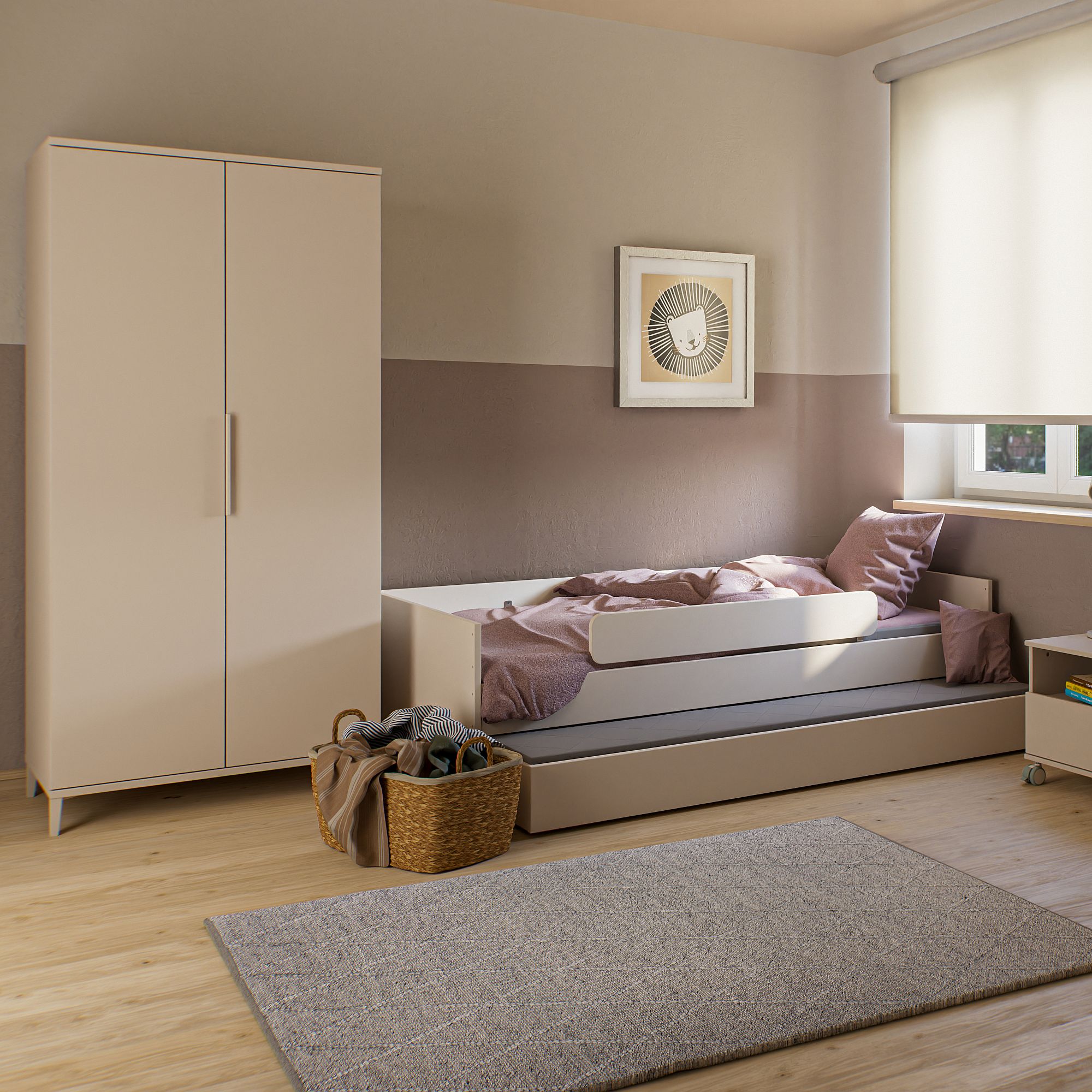 Minimalistisches Kinderzimmer mit Bett, Kleiderschrank, Korb und Sonnenlicht aus dem Fenster.