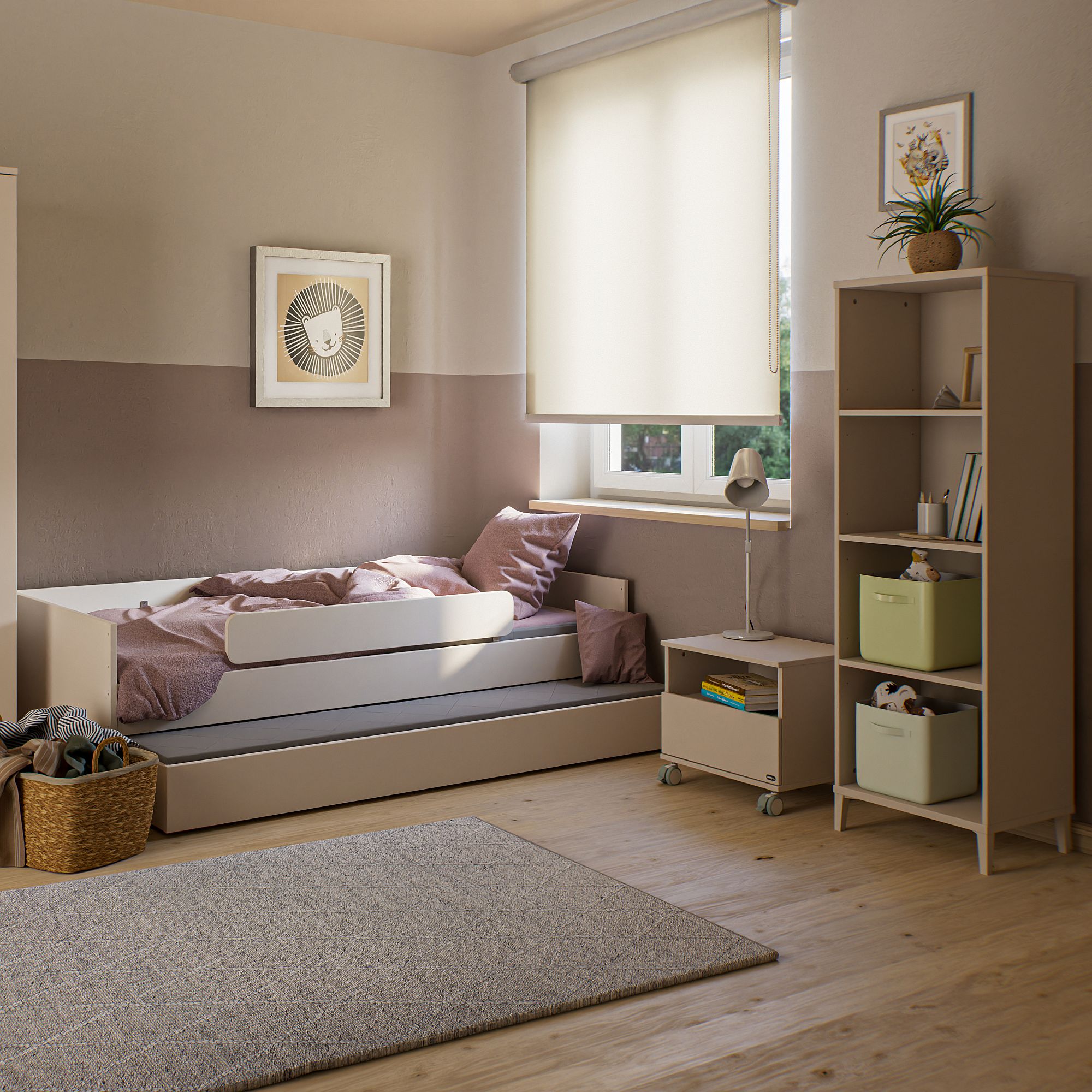 Ein ordentlich organisiertes Kinderzimmer mit einem Bett, Regalen und sanftem Tageslicht.