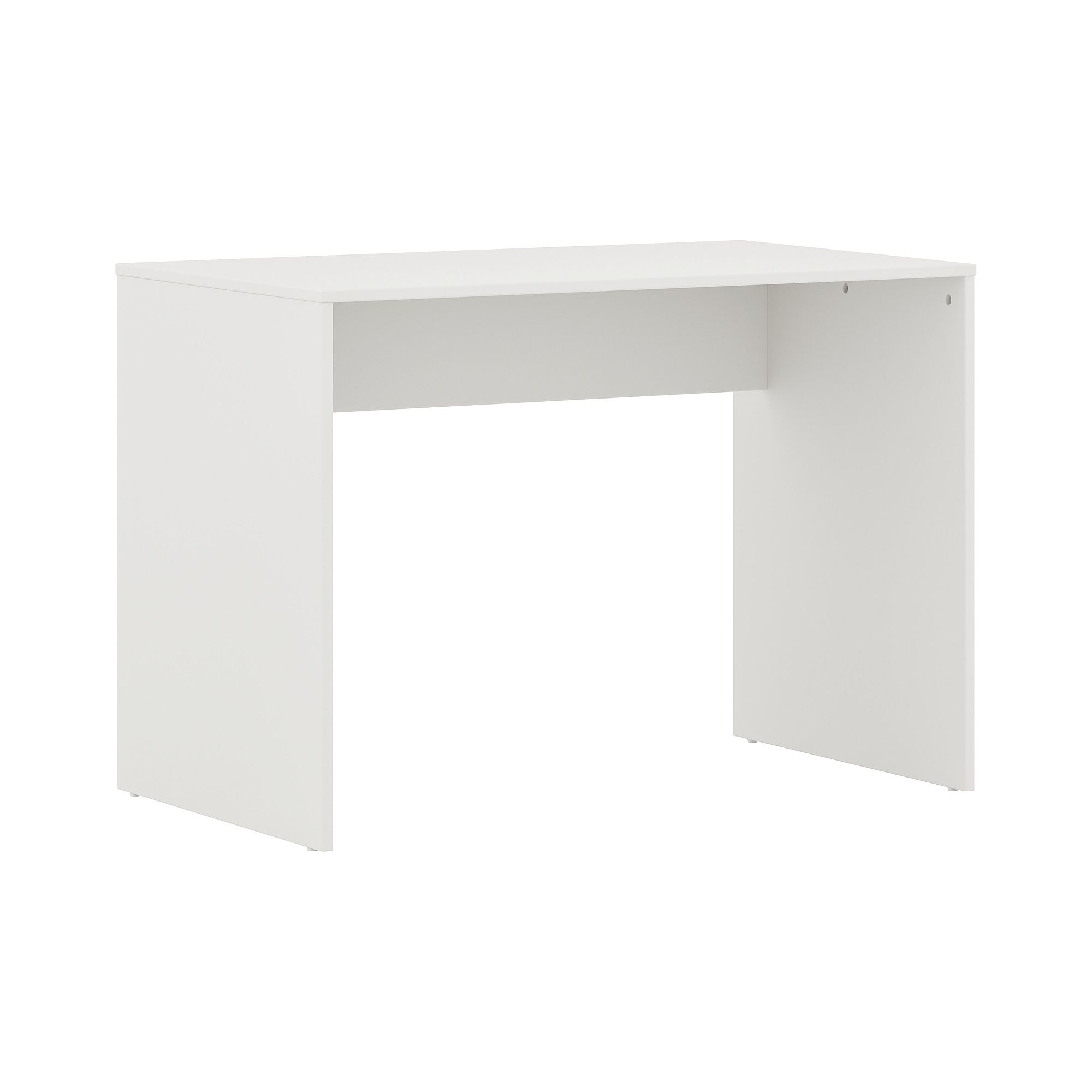 Ein schlichter weißer, rechteckiger Schreibtisch mit einfachen, flachen Platten und ohne Schubladen.