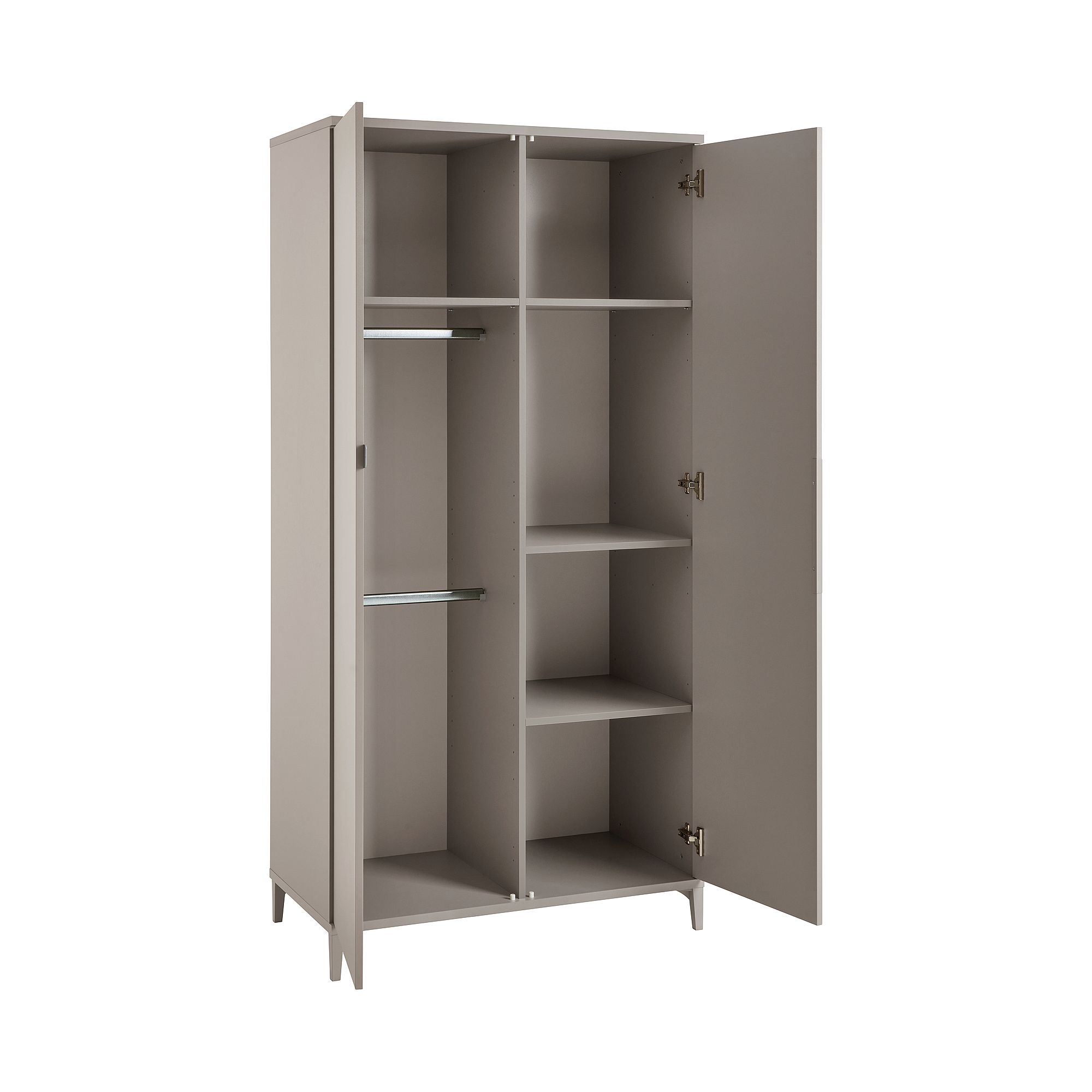 Ein beiger Kleiderschrank mit offenen Türen, Einlegeböden und Aufhängestangen im Inneren.