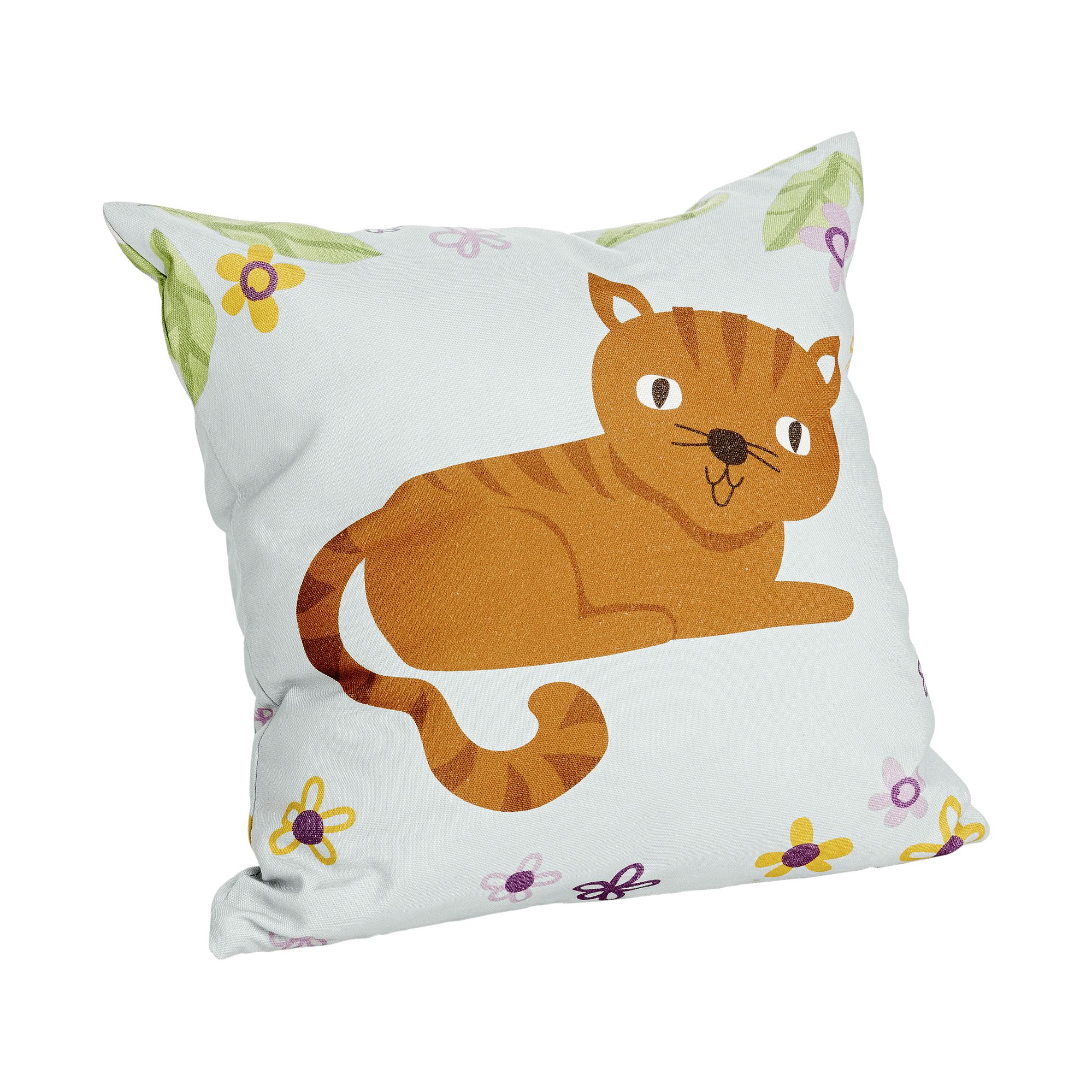 Partykissen Baumwolle, Motiv "Petersilienweg 8", 40 x 40 cm, Katze Minzie Quadratisches Kissen mit einer orangefarbenen Cartoon-Katze und bunten Blumen auf einem weißen Hintergrund.
