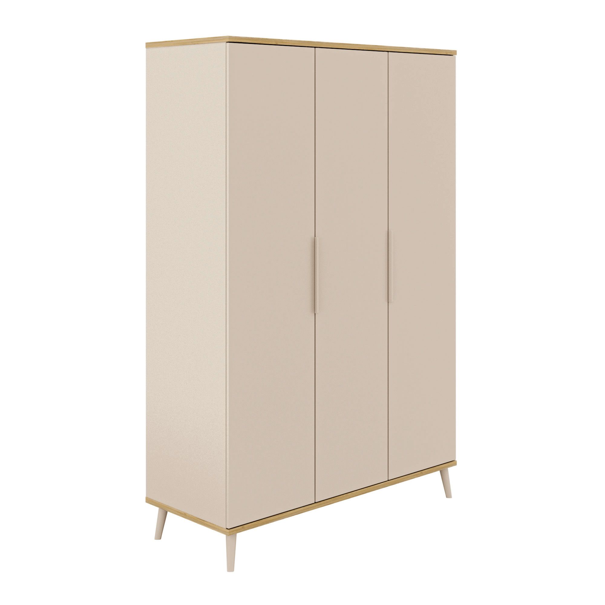 Ein beiger dreitüriger Kleiderschrank mit einfachen Griffen und Holzakzenten.