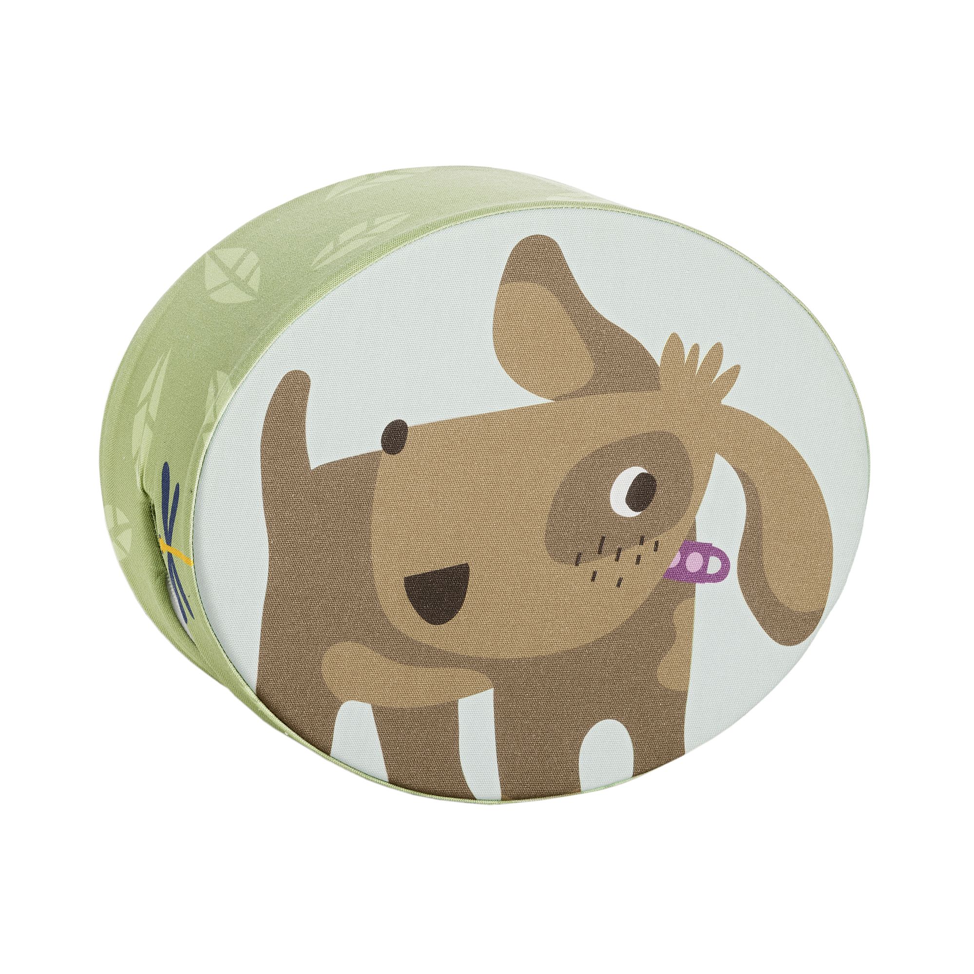 Steckkissen Baumwolle, Motiv "Petersilienweg 8", 35 x 28 x 12 cm, Hund Rudi Rundes Kissen mit einer Illustration eines Cartoon-Hundes auf hellgrünem Hintergrund.