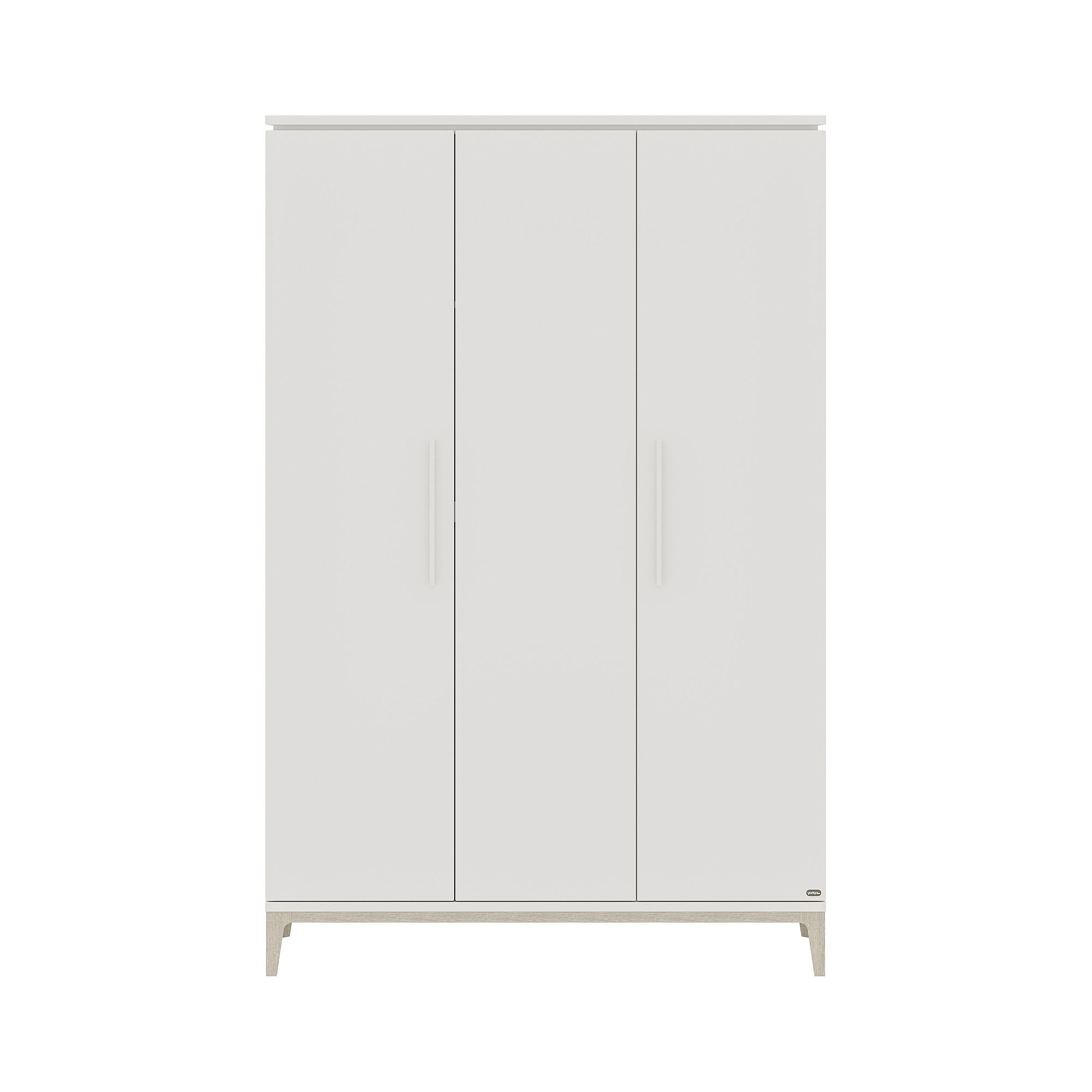 Weißer dreitüriger Kleiderschrank mit minimalistischen Griffen und einem schlichten, modernen Design.